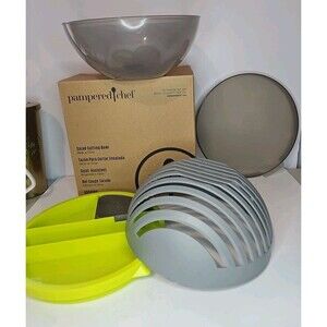 PAMPERED CHEF SALAD CUTTING/STORAGE/TRAVEL BOWL